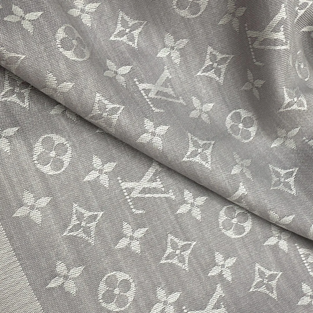 Scarves LOUIS VUITTON 17973627