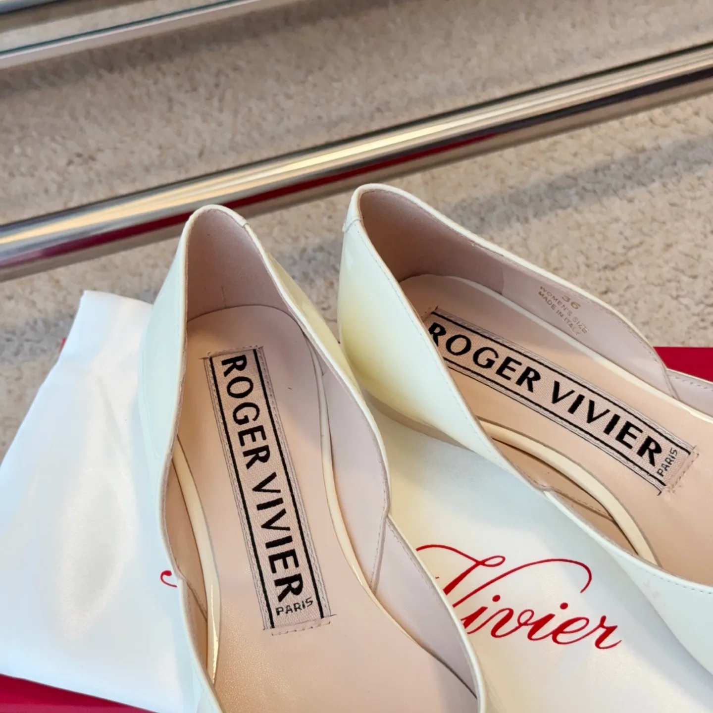 Women's Ballet Flats ROGER VIVIER 17550586