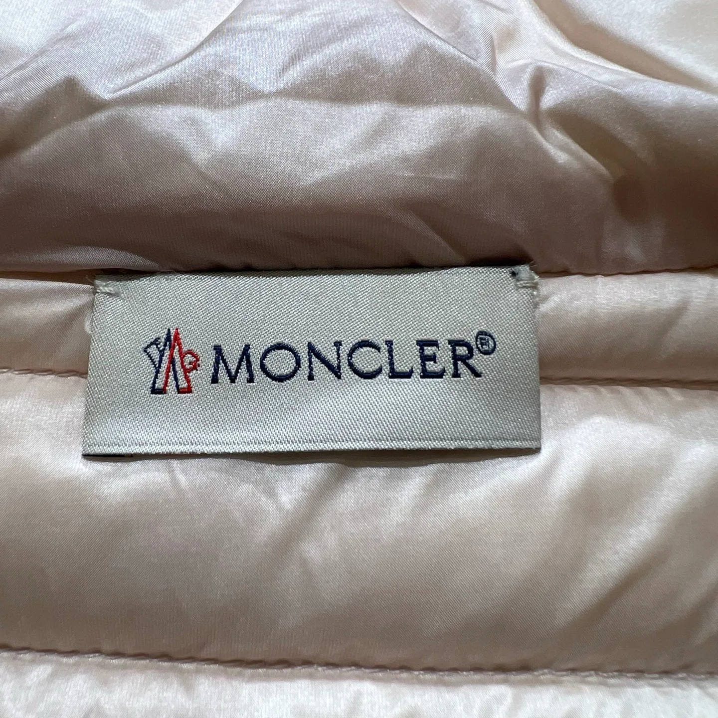 Women's Jackets And Down Jackets MONCLER 18043622