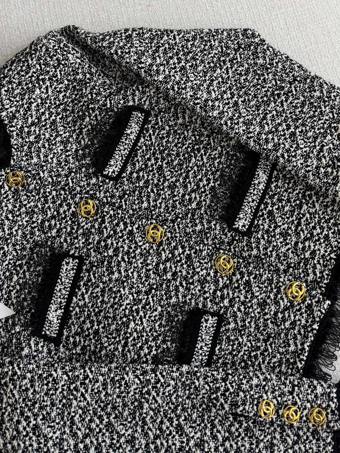 Women's Blazers CHANEL 18119547