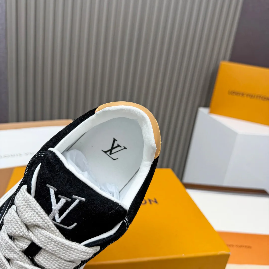 Men's Sneakers LOUIS VUITTON 18265135