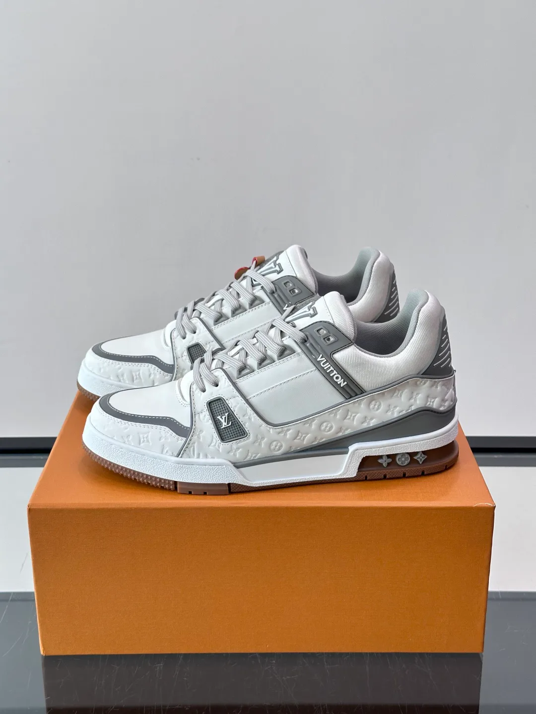 Men's Sneakers LOUIS VUITTON 17982456