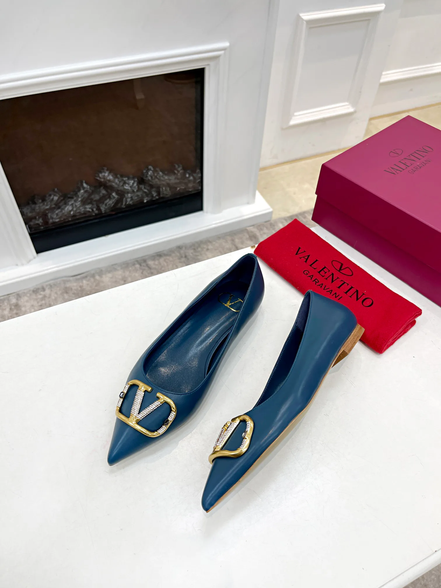 Women's Heels VALENTINO 17956837