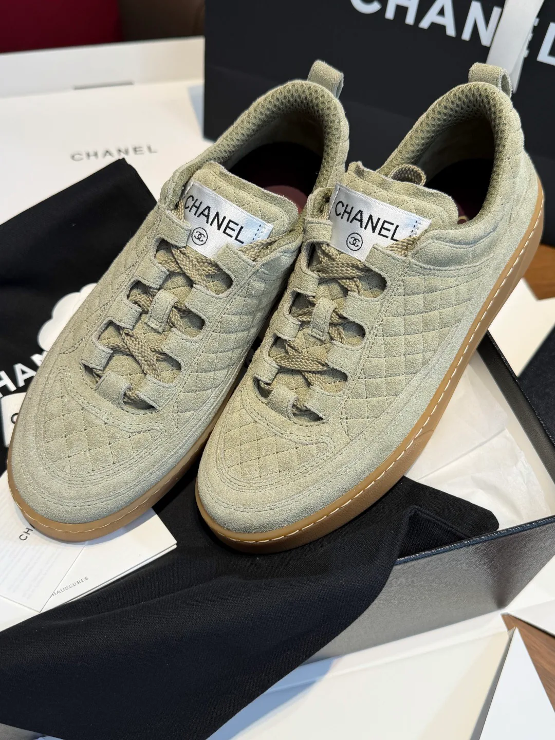 Women's Sneakers CHANEL 18066802