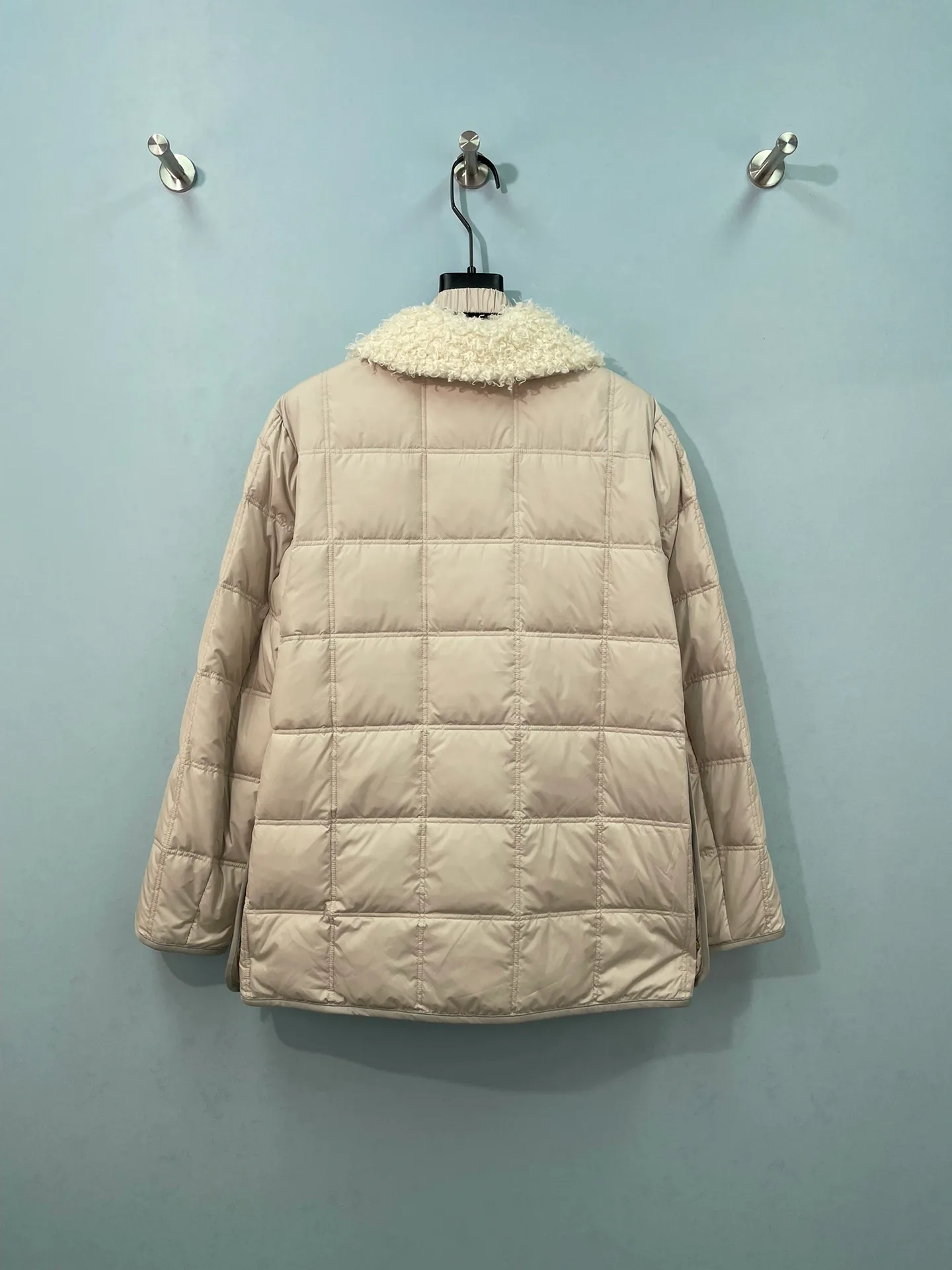 Women's Jackets And Down Jackets MONCLER 17913388