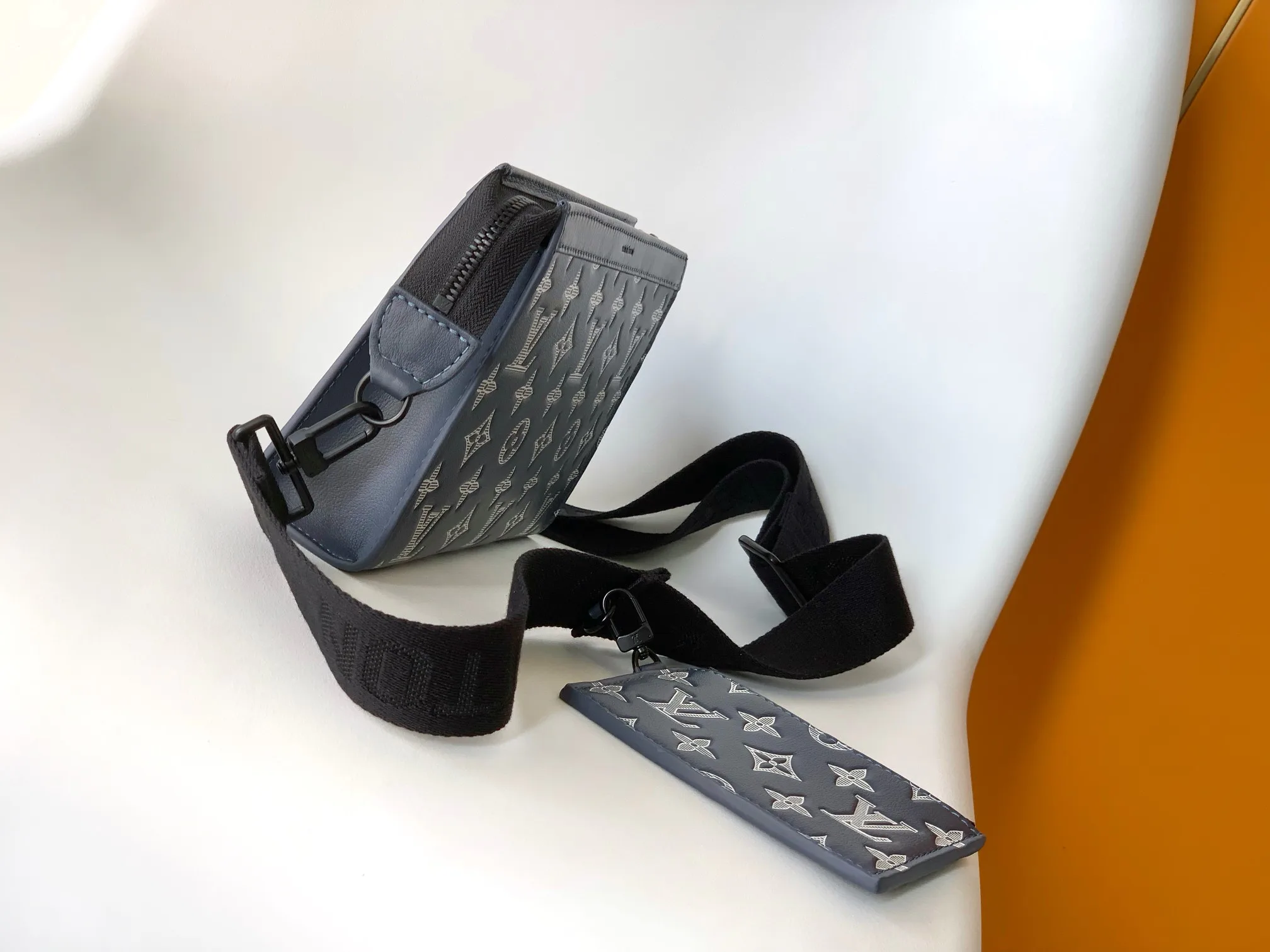 Women's Shoulder Bags LOUIS VUITTON 17904109