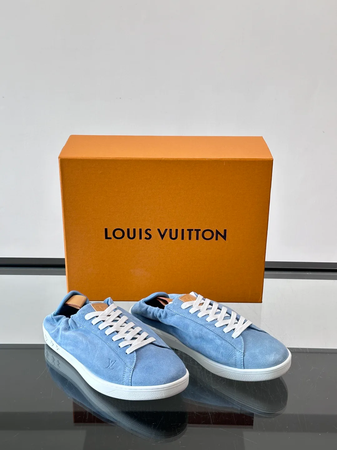 Men's Sneakers LOUIS VUITTON 18263699