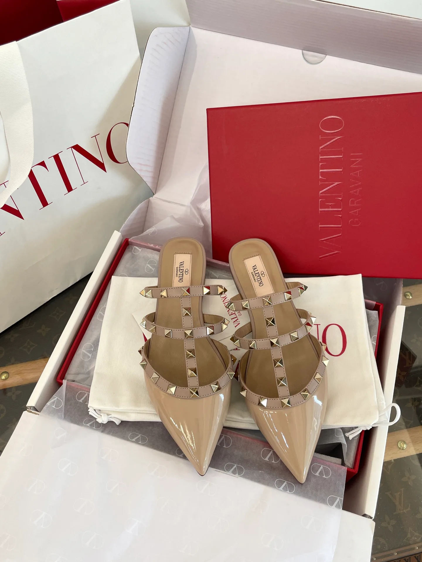 Women's Mules And Clogs VALENTINO 18133371