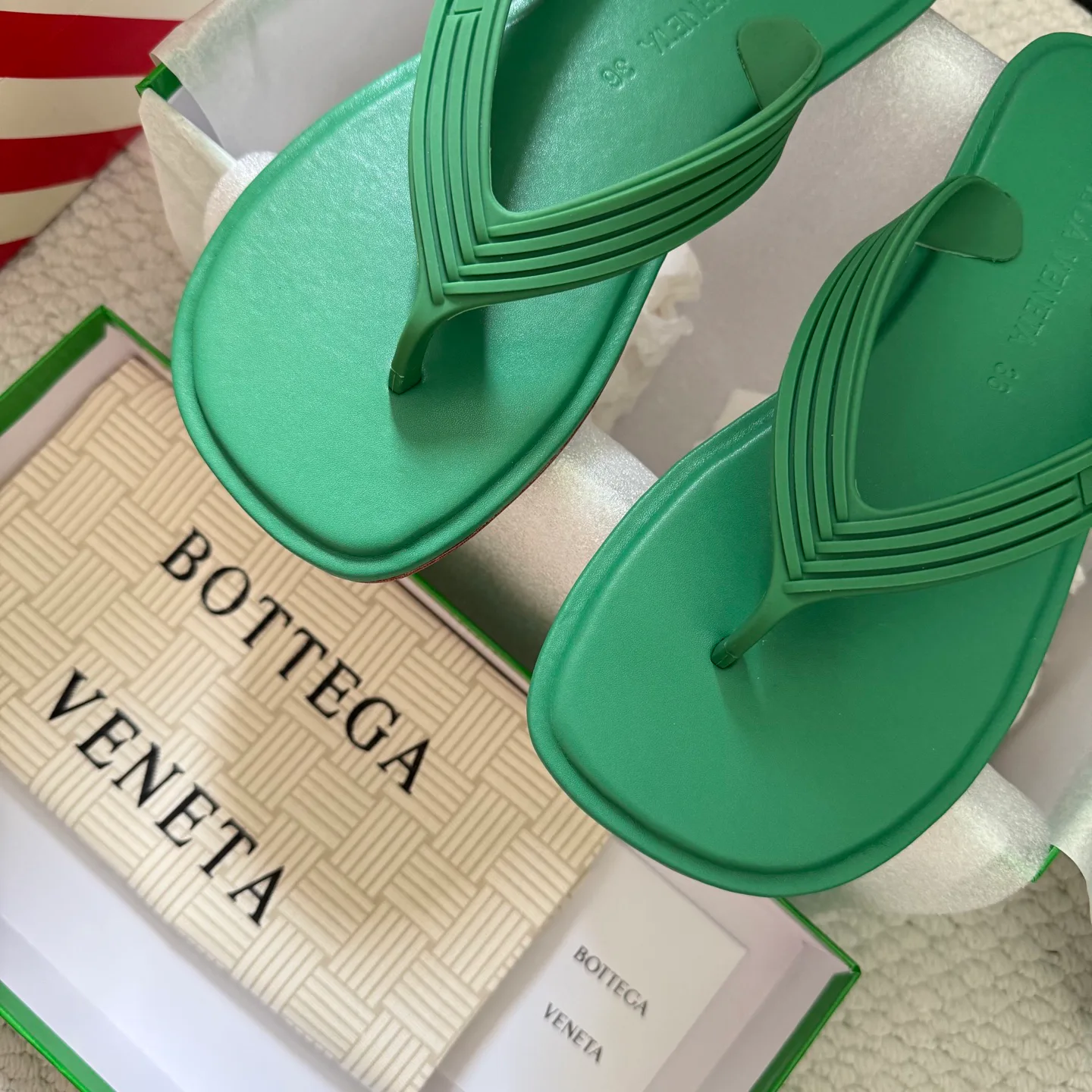 Women's Flip-Flops BOTTEGA VENETA 17386124