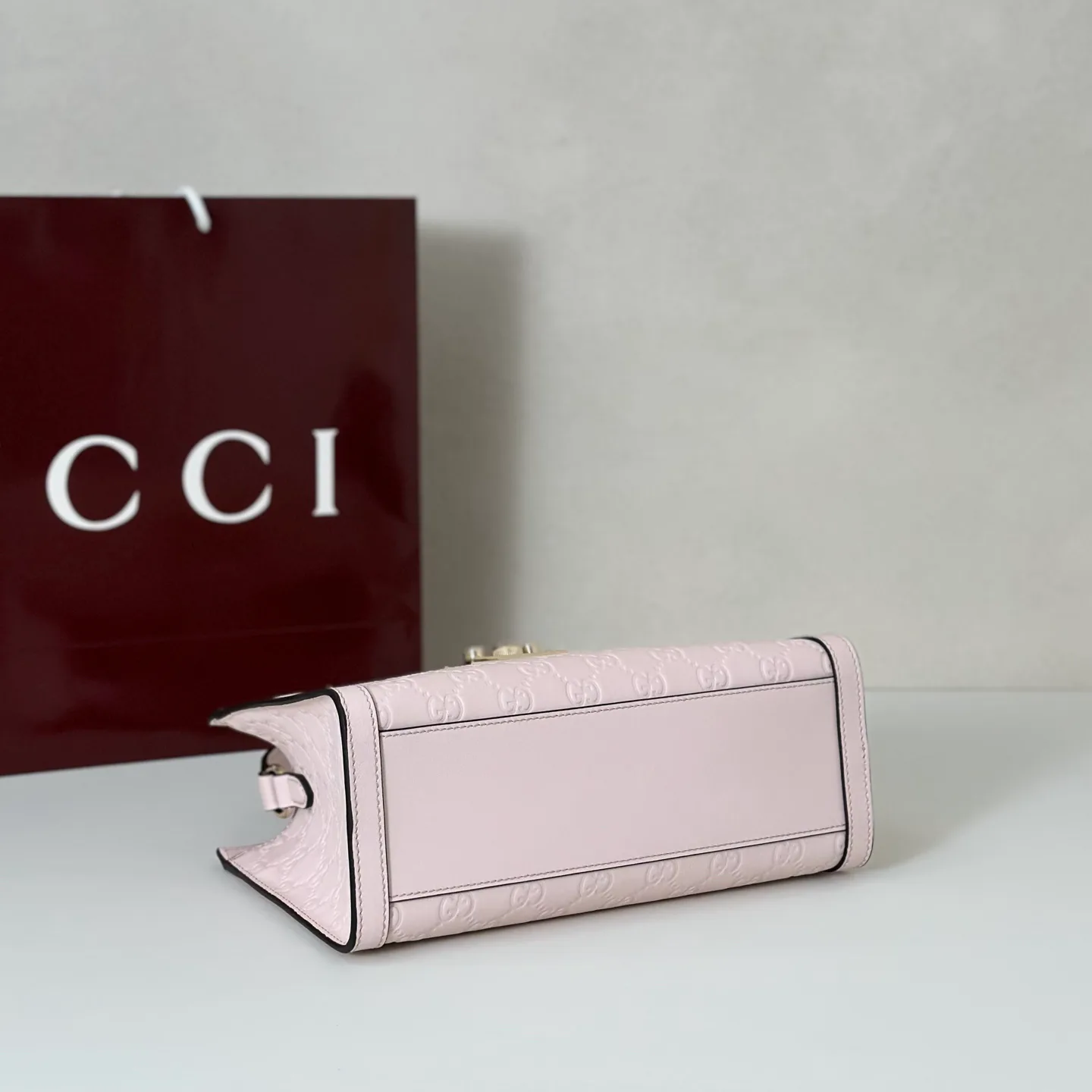 Women's Classic Handbags GUCCI 18310133