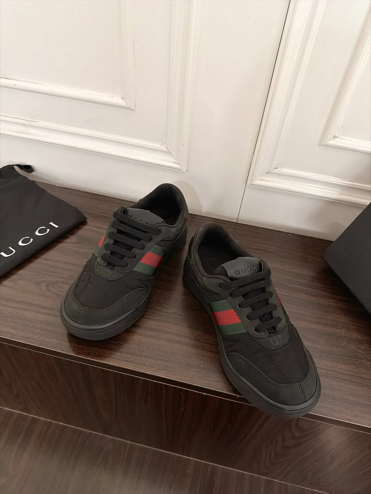 Кроссовки Женские Gucci 18586691