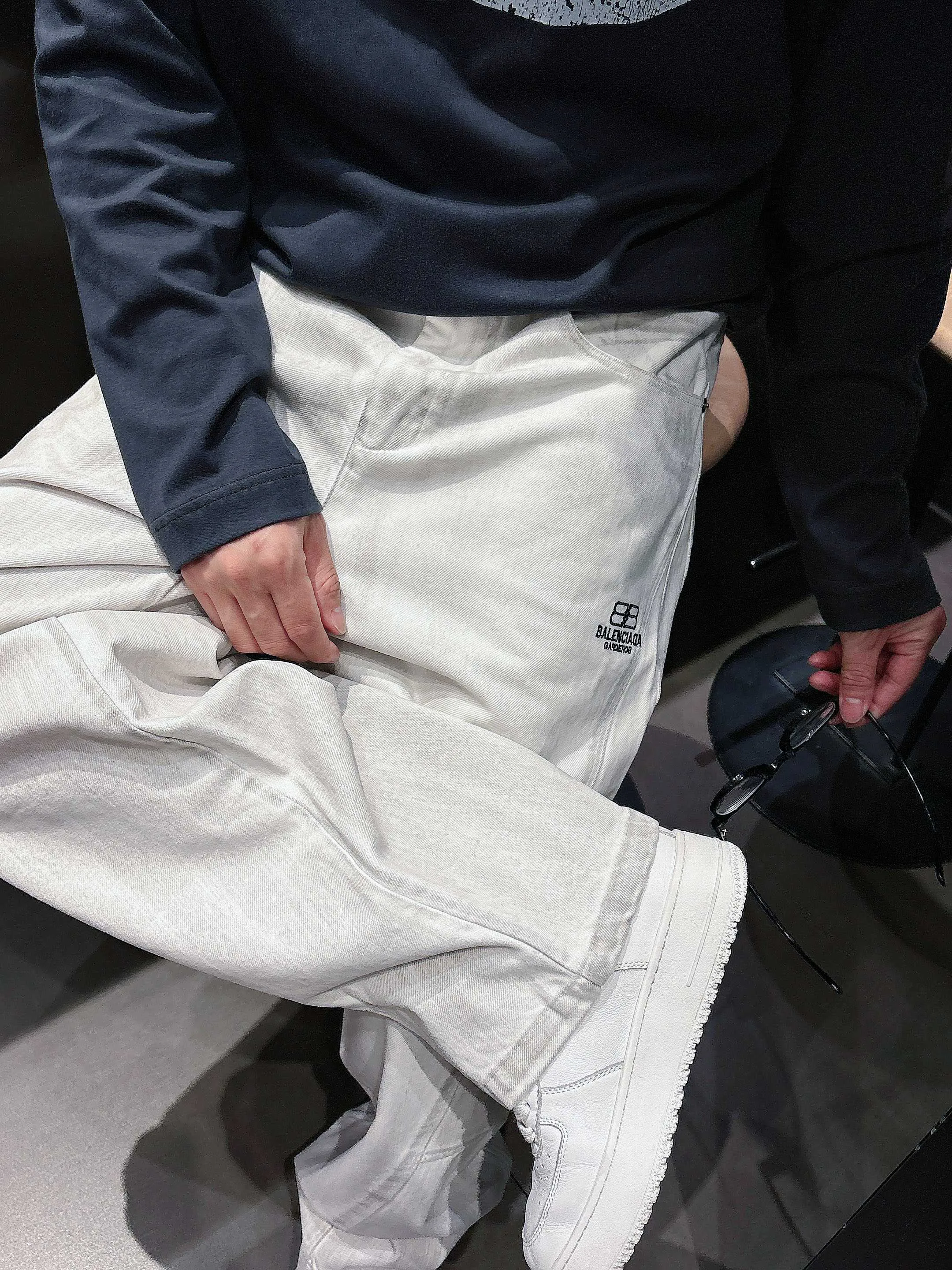 Men's Trousers BALENCIAGA 18408227