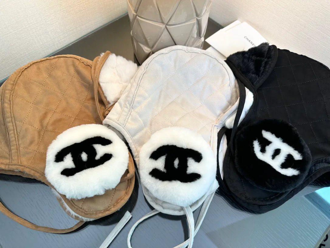Hats CHANEL 18347637