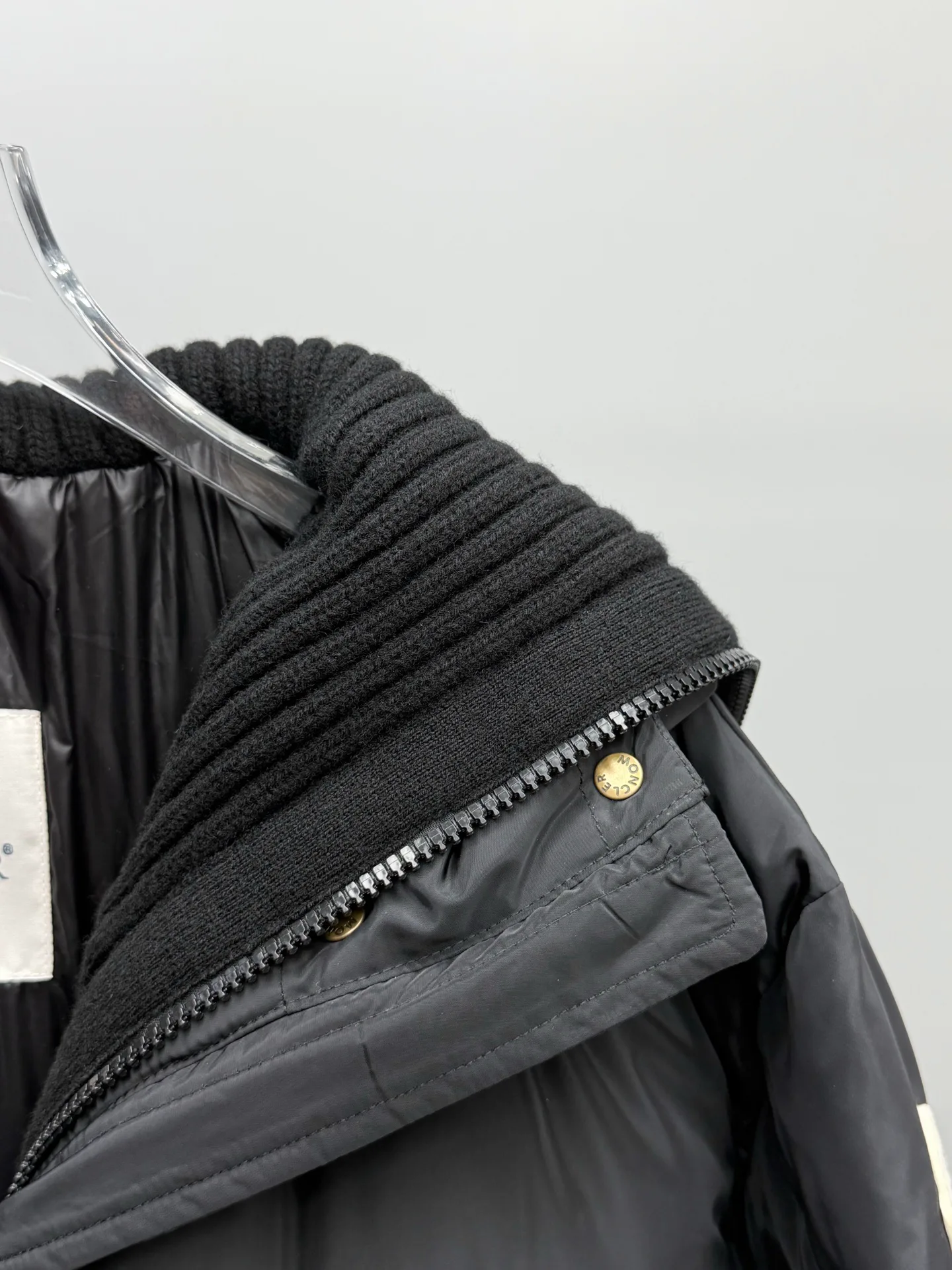 Women's Jackets And Down Jackets MONCLER 18111777