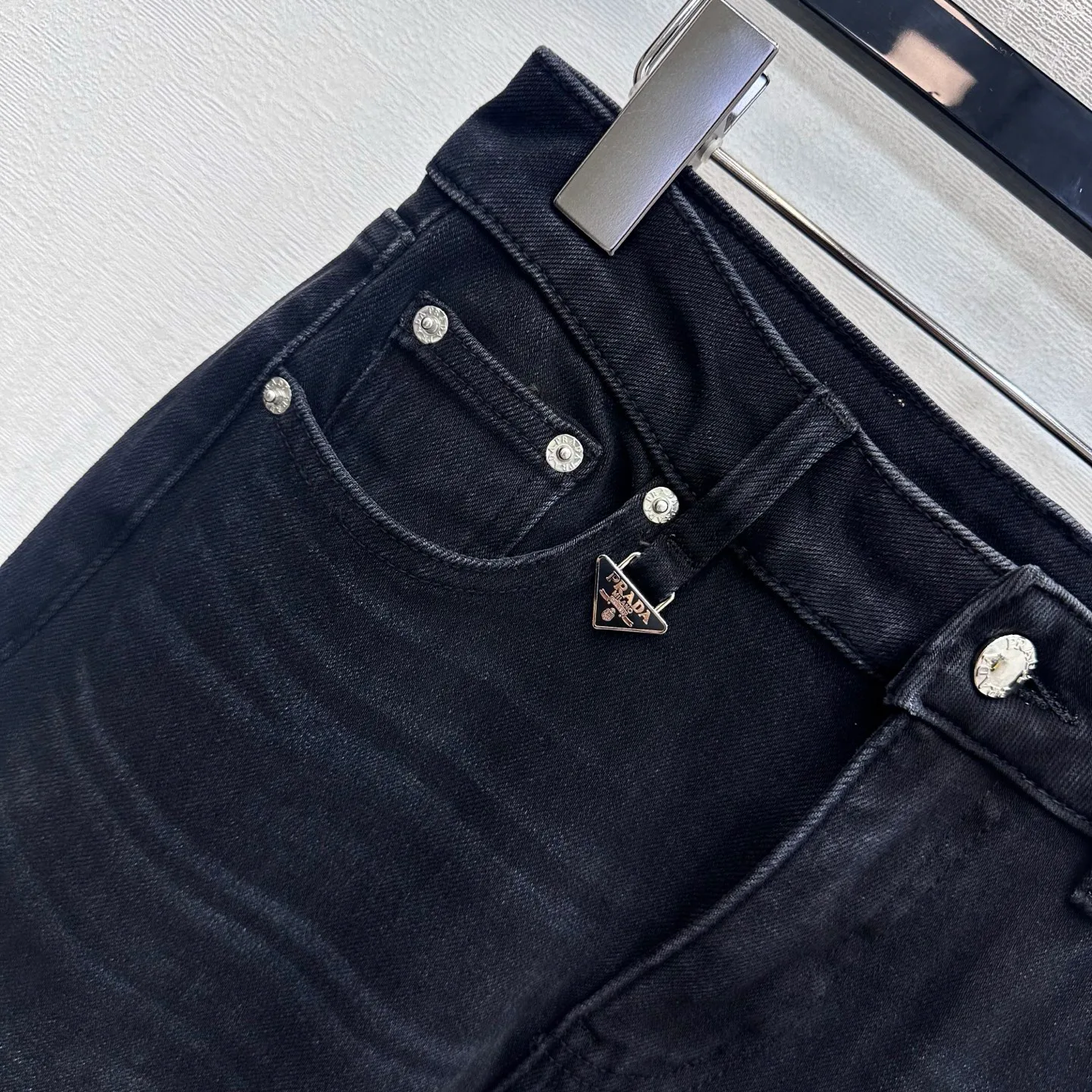 Джинсы Женские Prada 18579404
