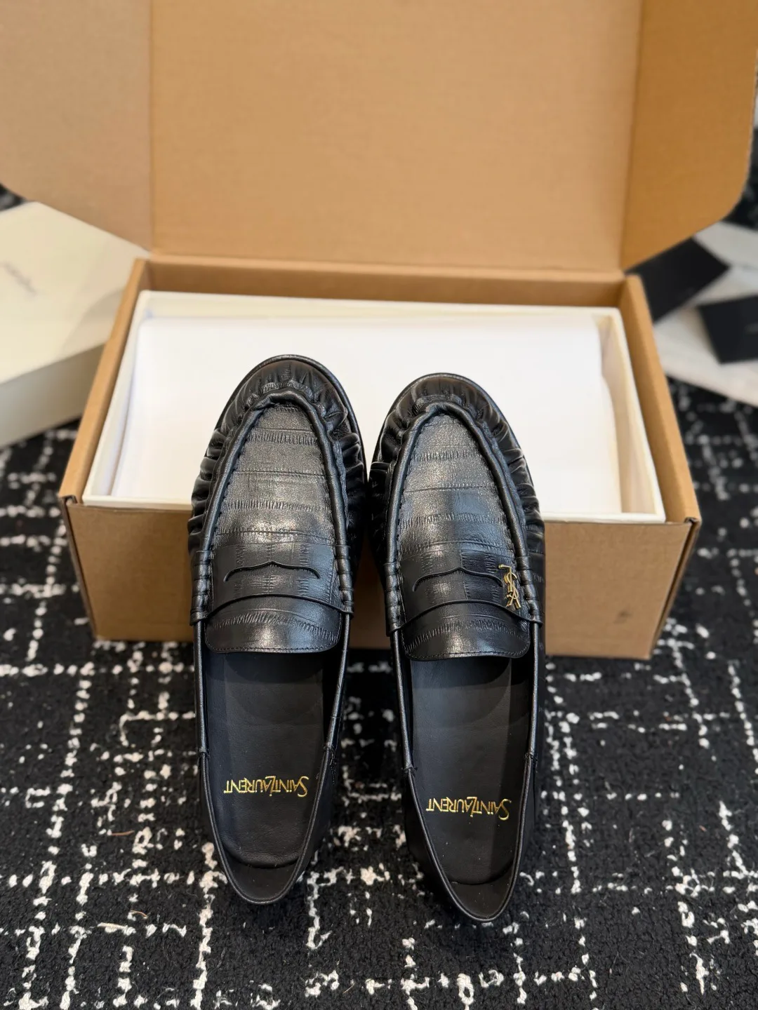 Women's Loafers And Moccasins SAINT LAURENT 18164533