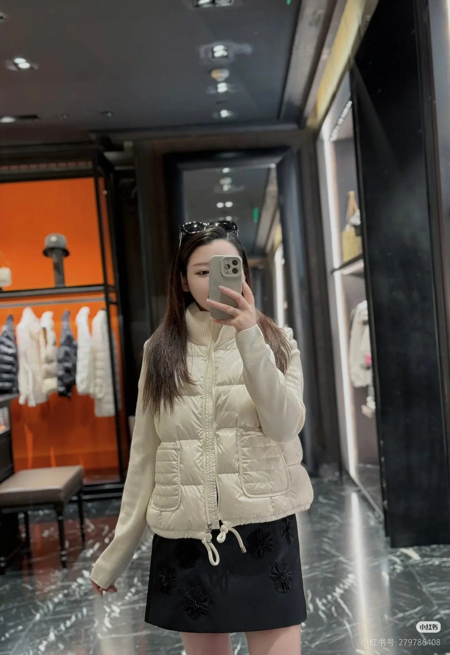 Women's Jackets And Down Jackets MONCLER 18044312