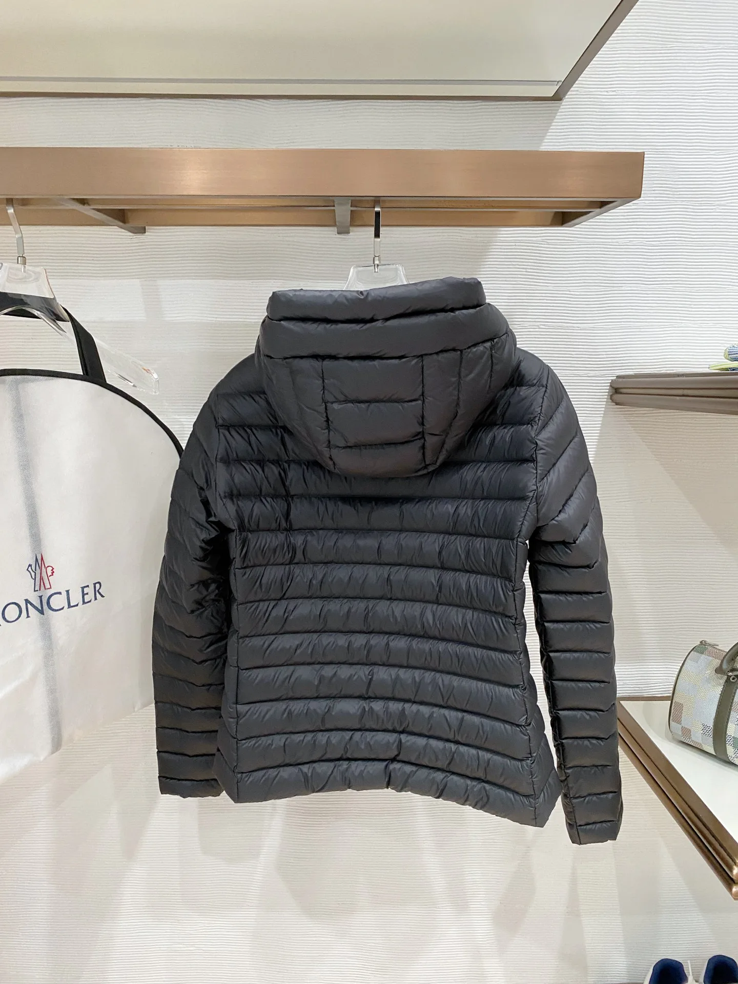 Women's Jackets And Down Jackets MONCLER 17632180