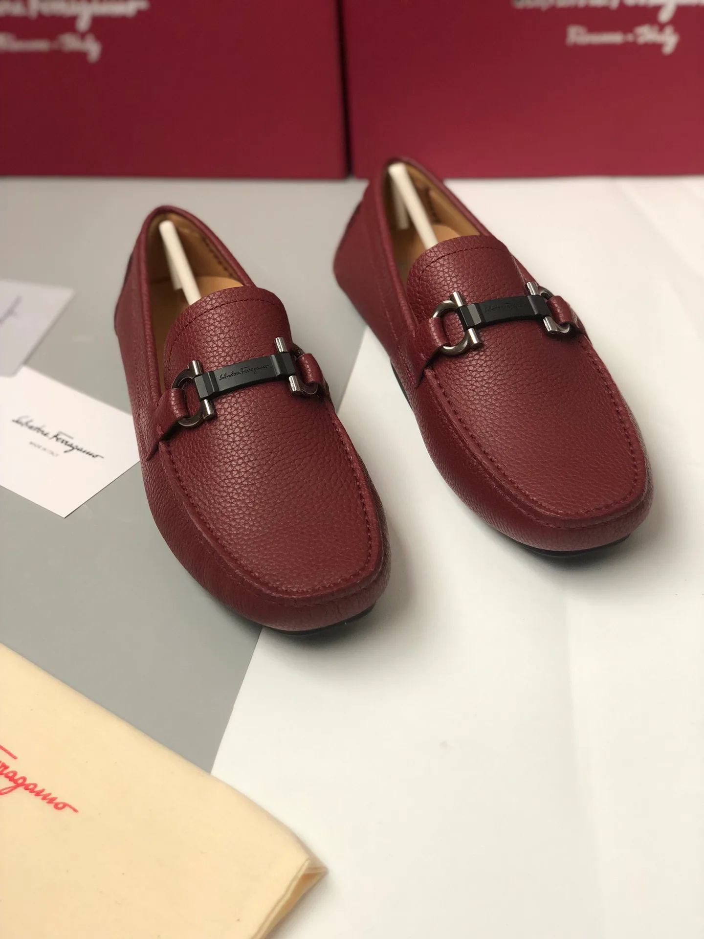 Men's Loafers And Dress Shoes SALVATORE FERRAGAMO 17722760