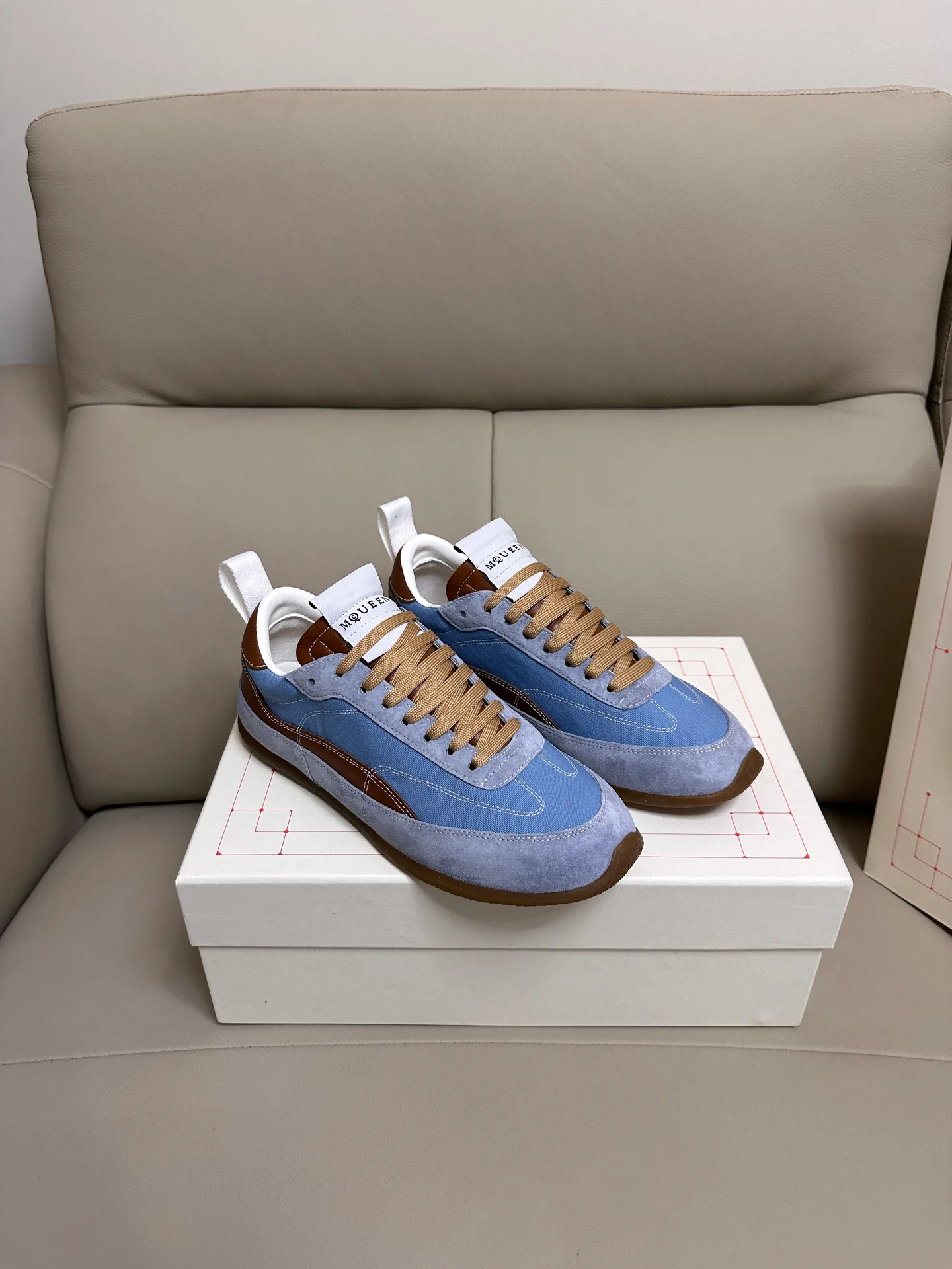 Кроссовки Женские Alexander Mcqueen 18616747