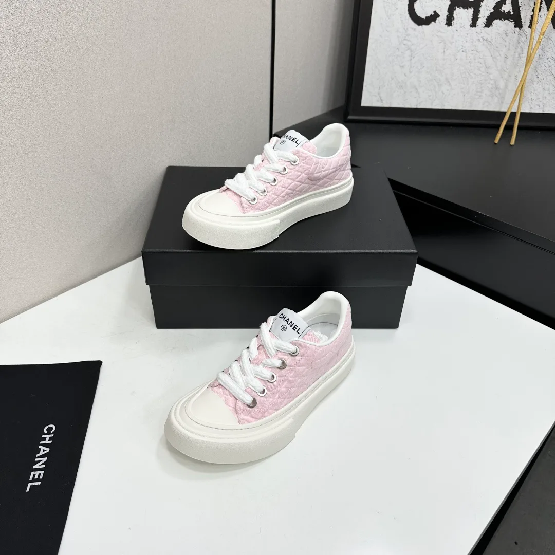 Women's Sneakers CHANEL 17825114