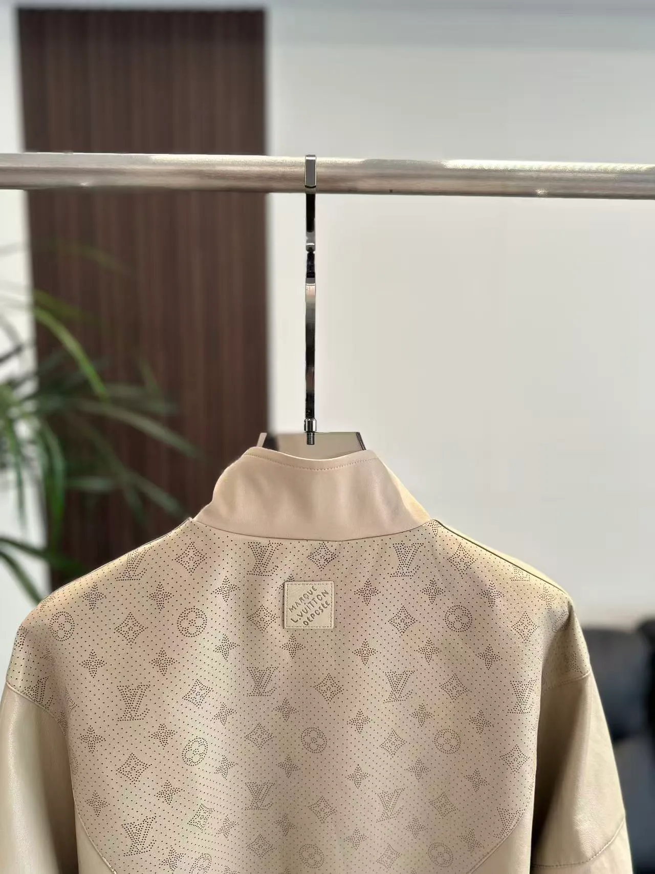 Men's Jackets And Down Jackets LOUIS VUITTON 18140227