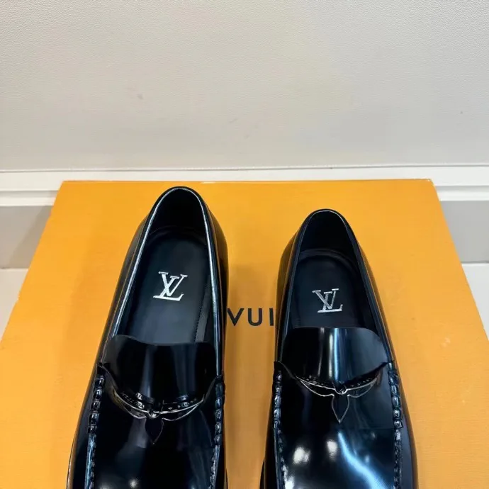 Men's Loafers And Dress Shoes LOUIS VUITTON 18193944