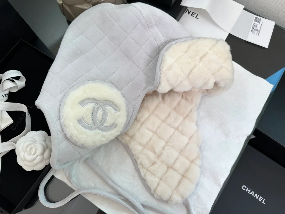 Hats CHANEL 18347663
