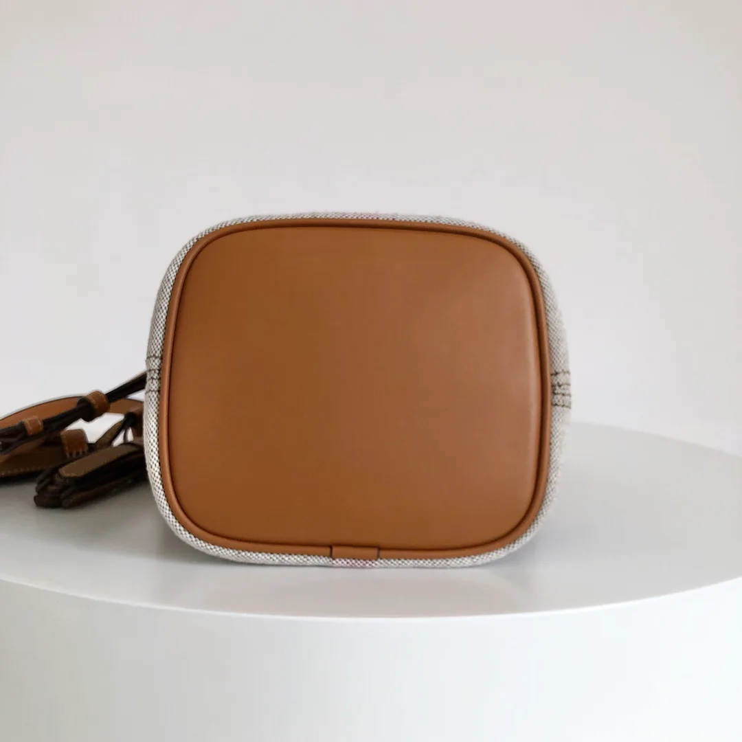 Women's Classic Handbags BURBERRY 17961675