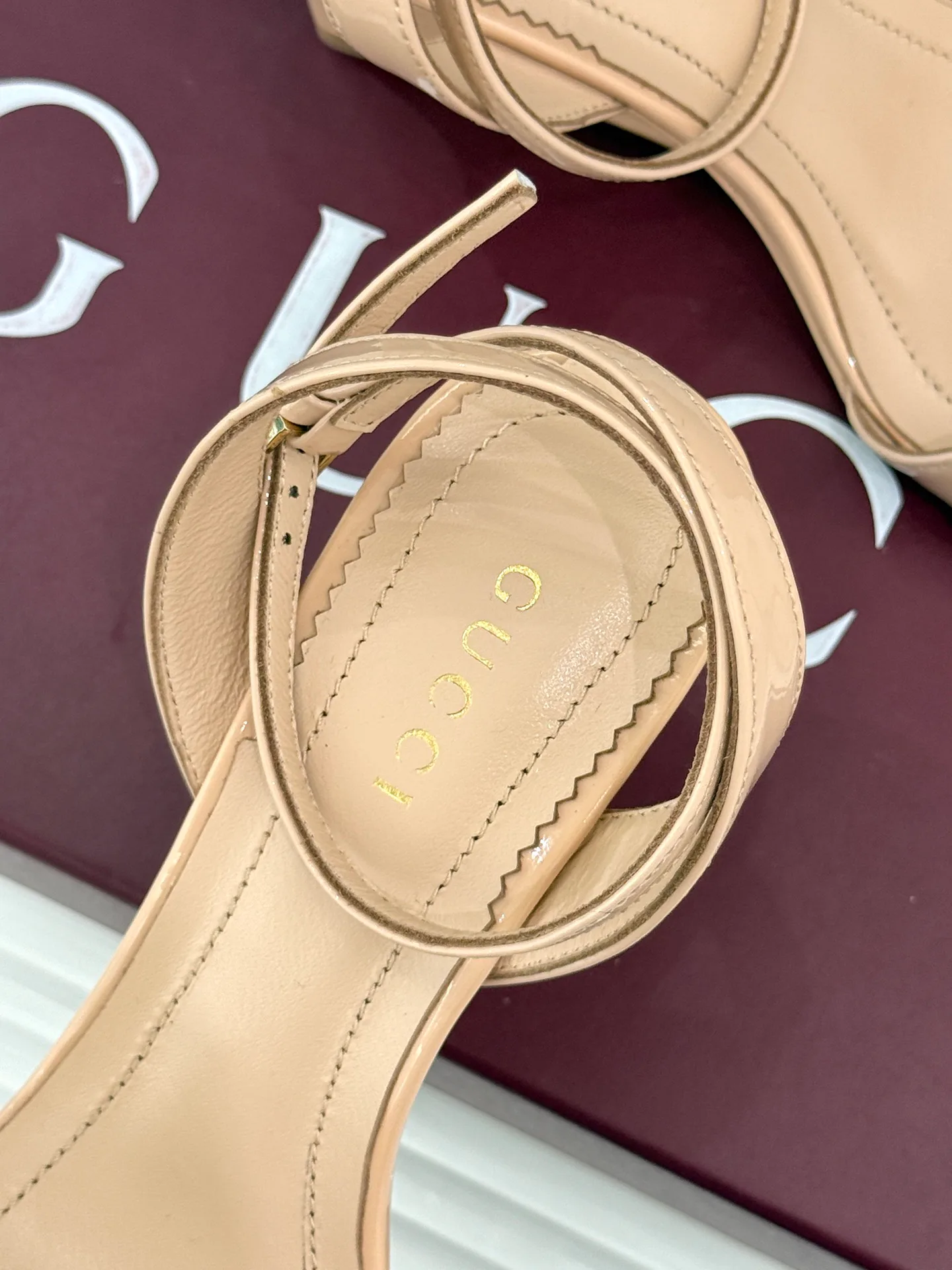 Women's Open-Toe Sandals GUCCI 17856183