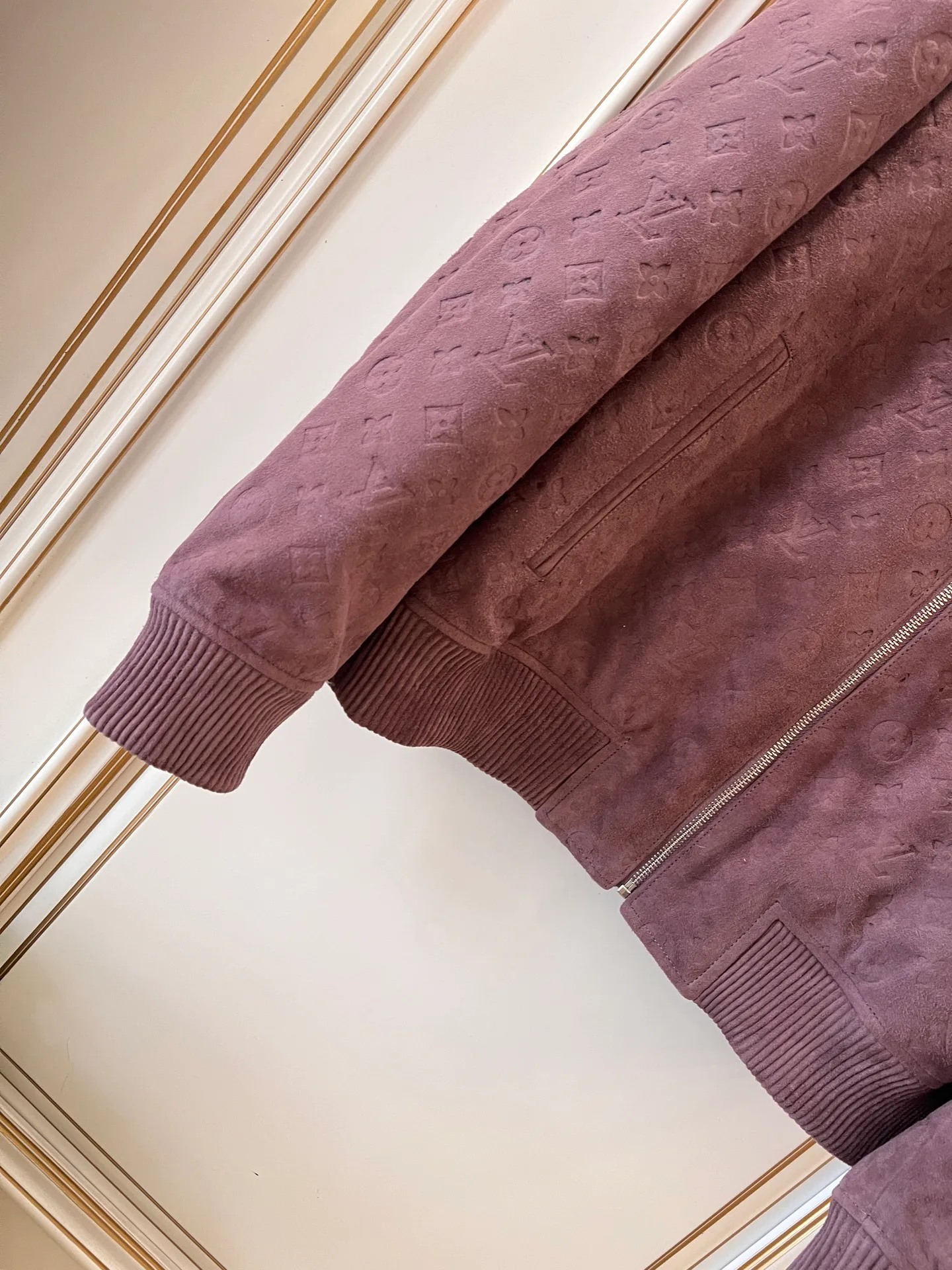 Women's Leather Jackets And Sheepskin Coats LOUIS VUITTON 18409004
