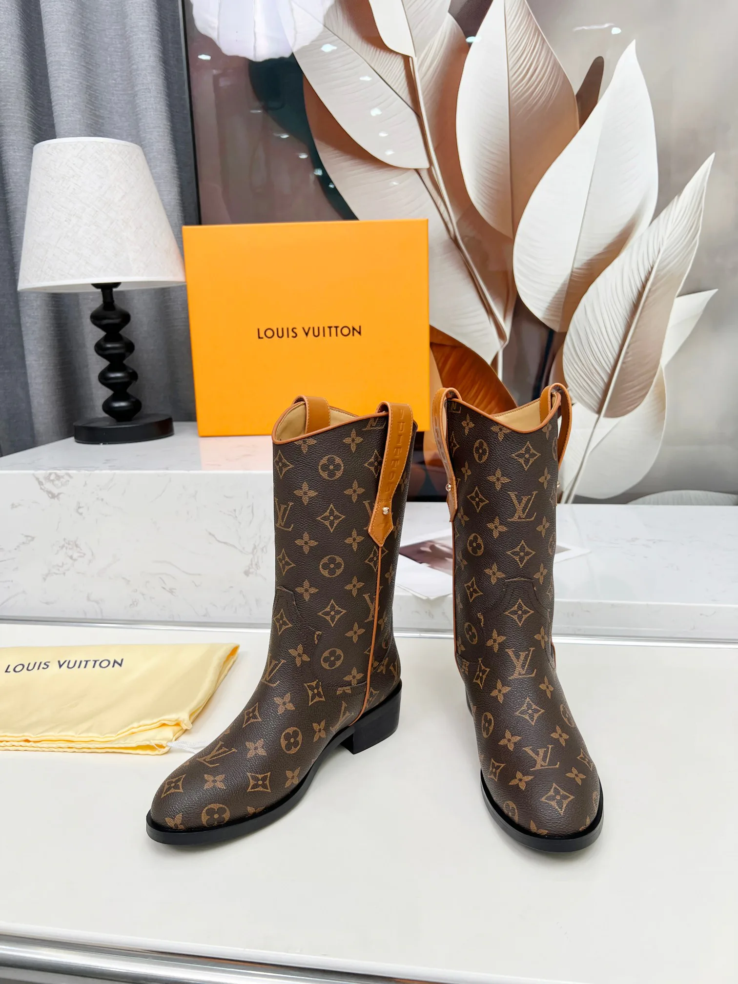 Women's Ankle Boots LOUIS VUITTON 17948506