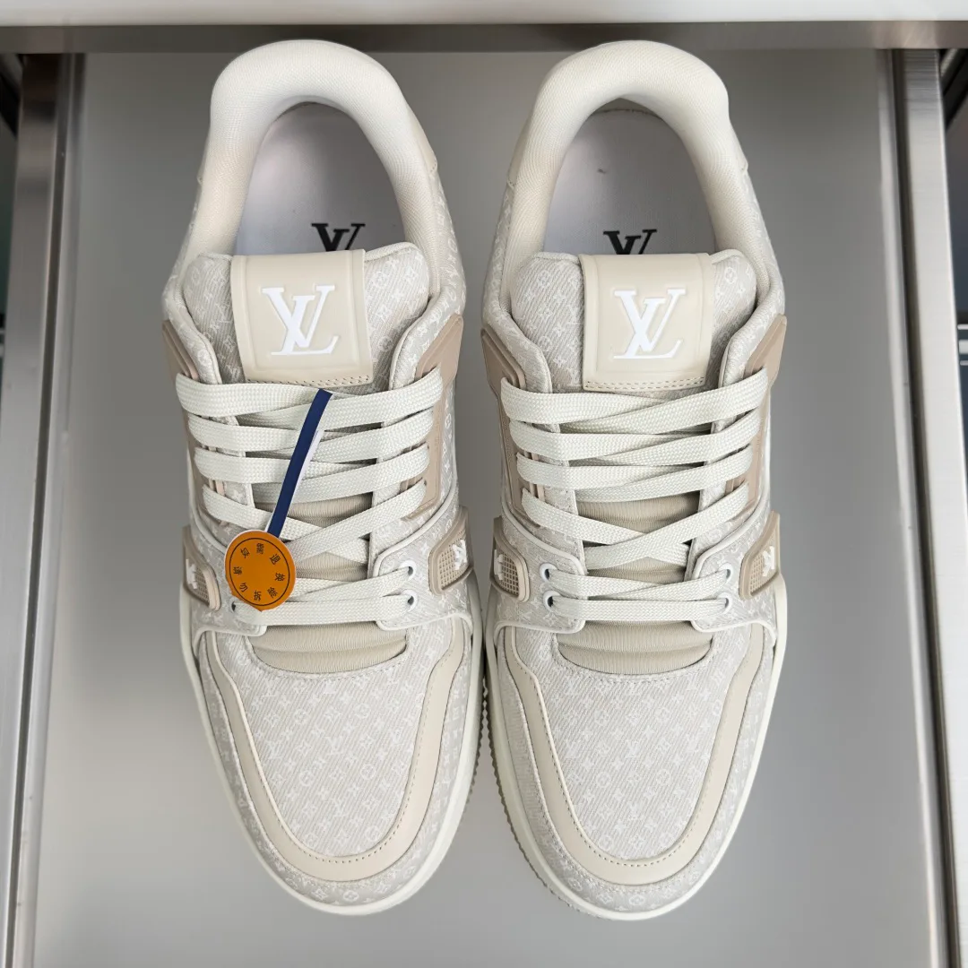 Women's Sneakers LOUIS VUITTON 18092949