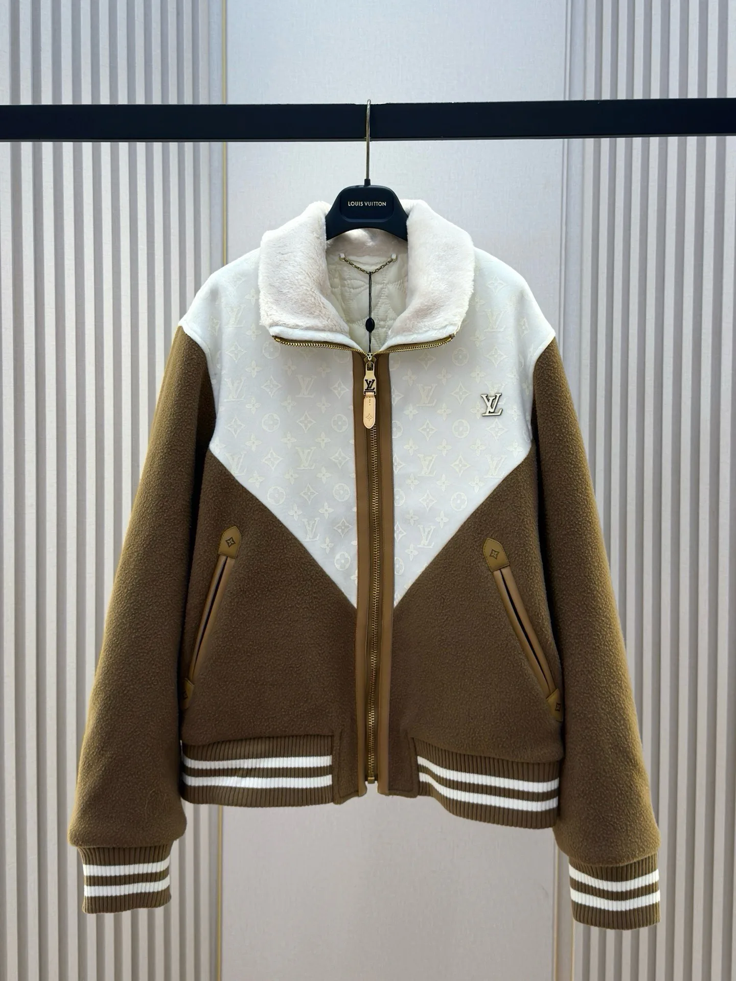 Куртки И Пуховики Мужские Louis Vuitton 18592653