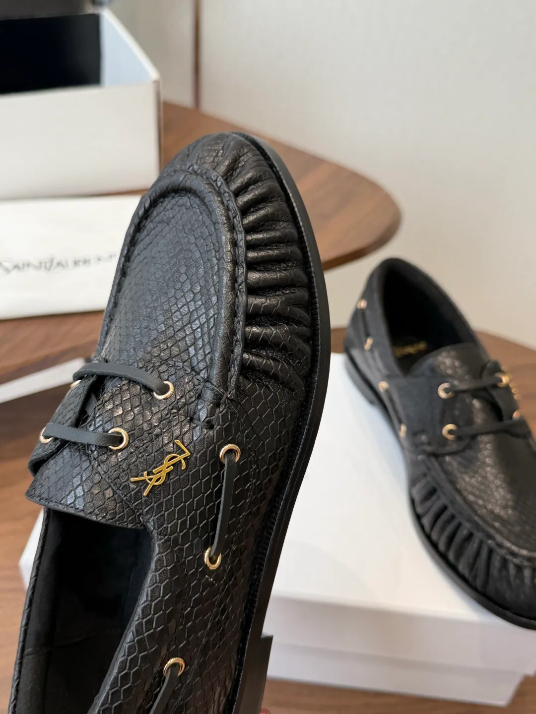 Women's Loafers And Moccasins SAINT LAURENT 18304212