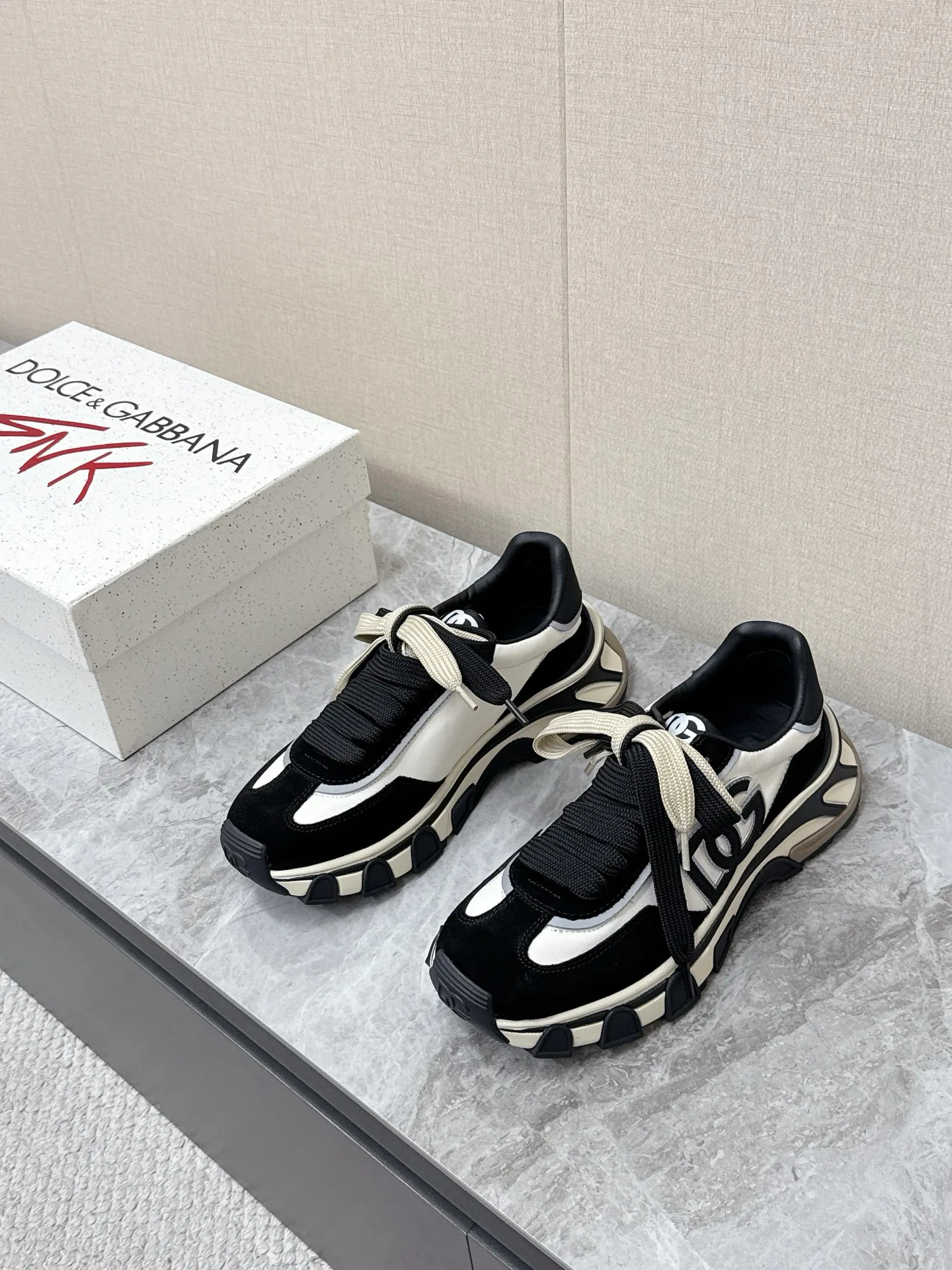 Кроссовки Женские Dolce & Gabbana 18685859