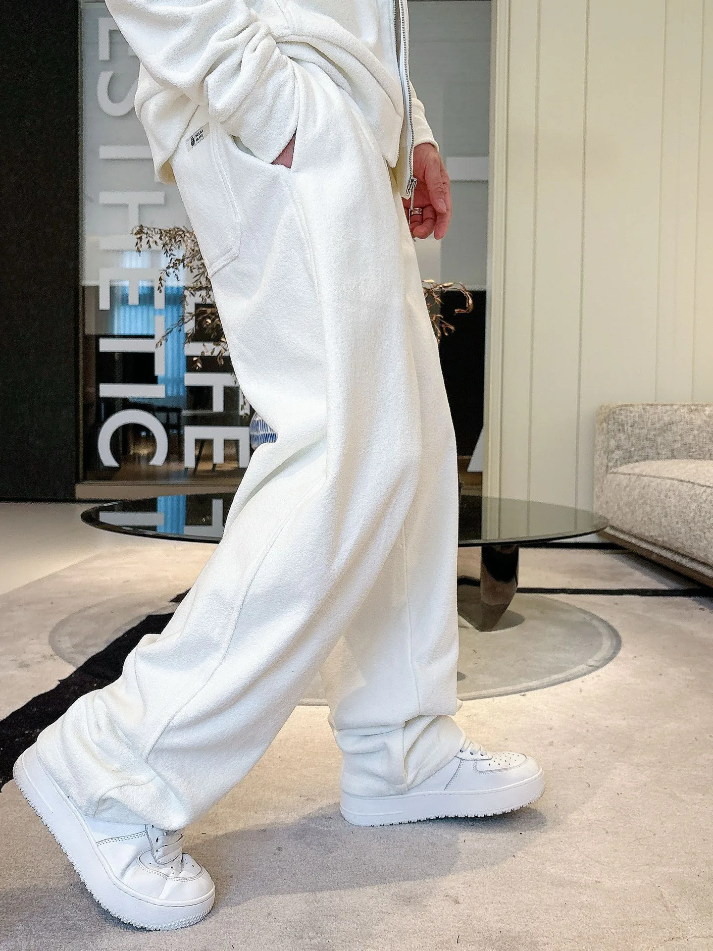 Men's Trousers PRADA 18368749