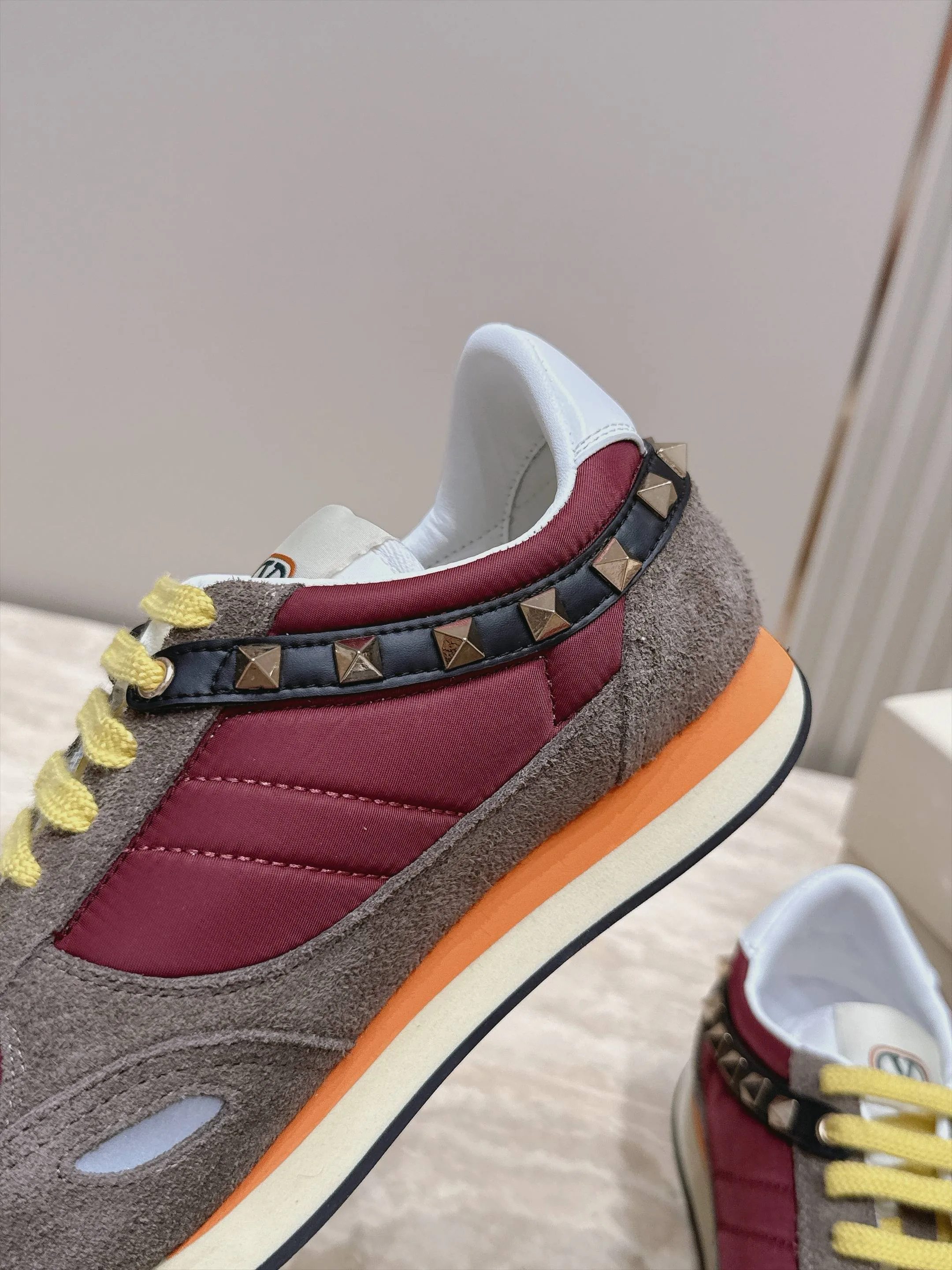 Women's Sneakers VALENTINO 17876589