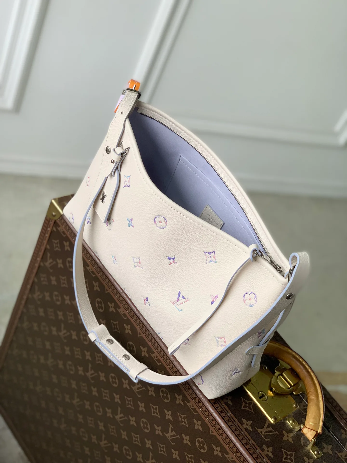 Women's Classic Handbags LOUIS VUITTON 18147487