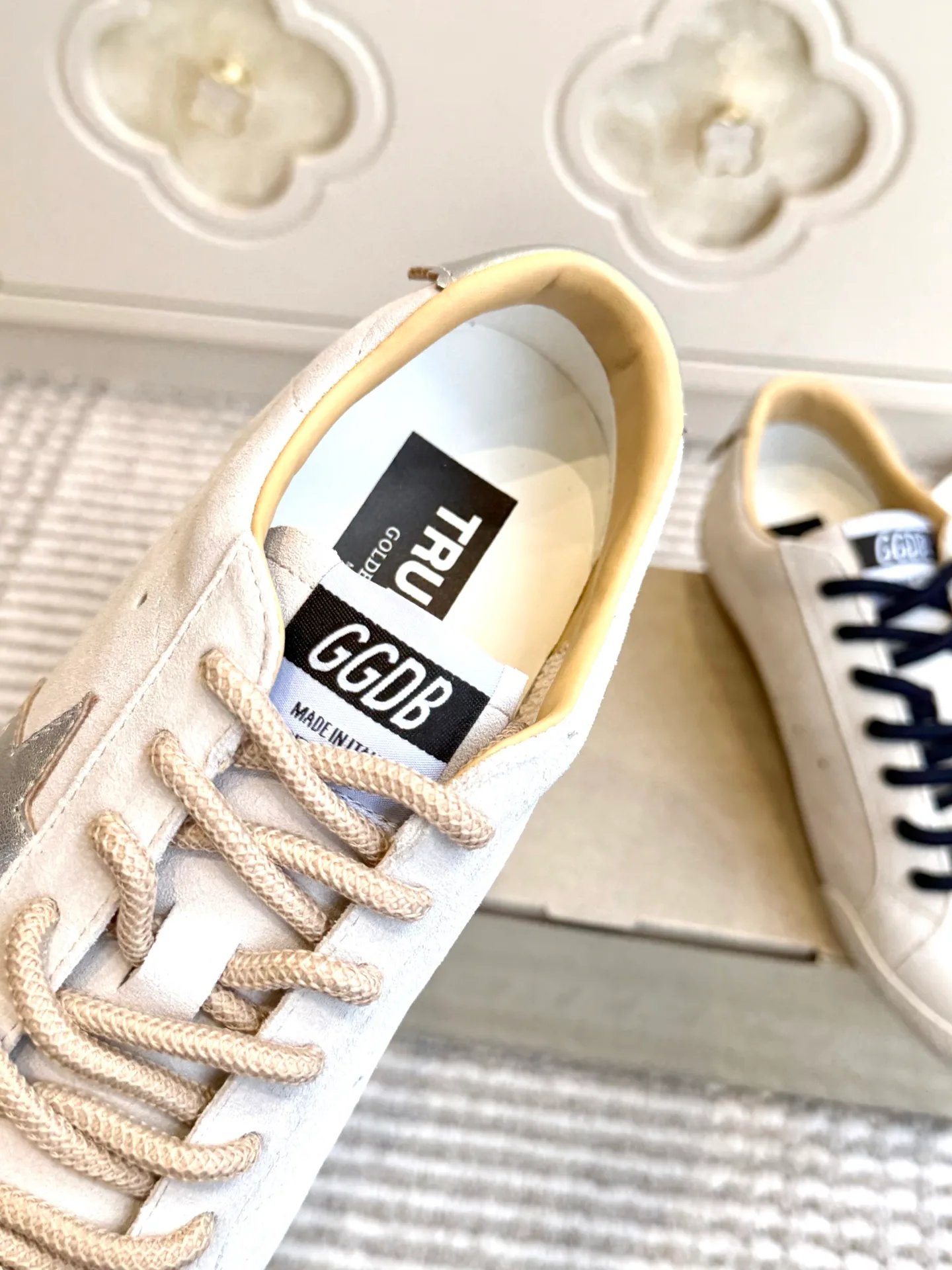 Women's Sneakers GOLDEN GOOSE 18360511
