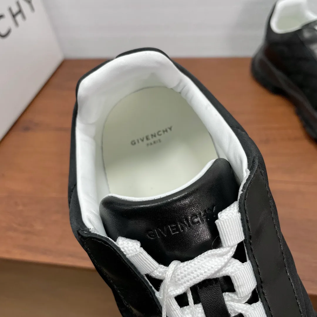 Men's Sneakers GIVENCHY 17307229