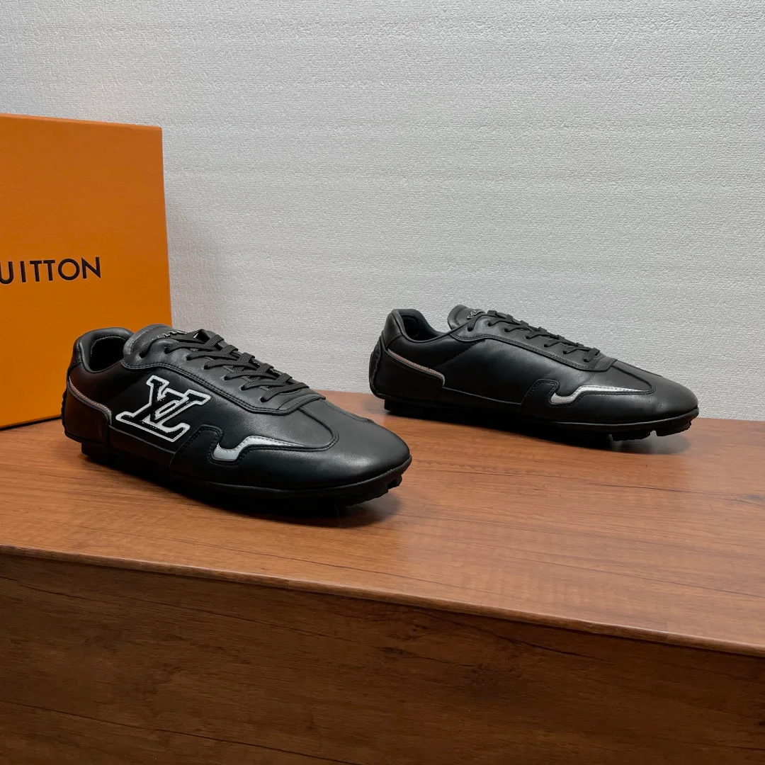 Men's Sneakers LOUIS VUITTON 17542530
