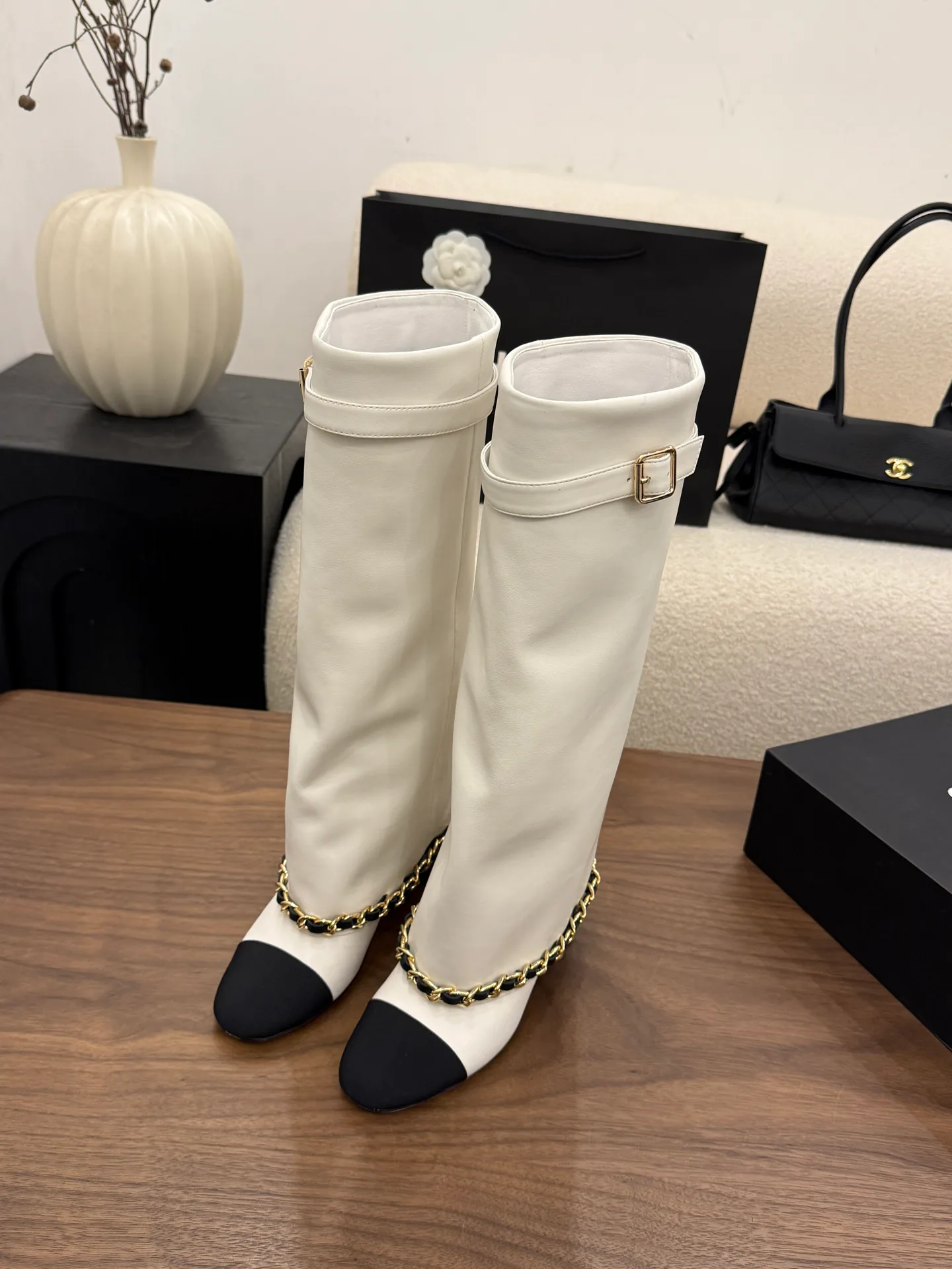 Women's Boots CHANEL 18223560