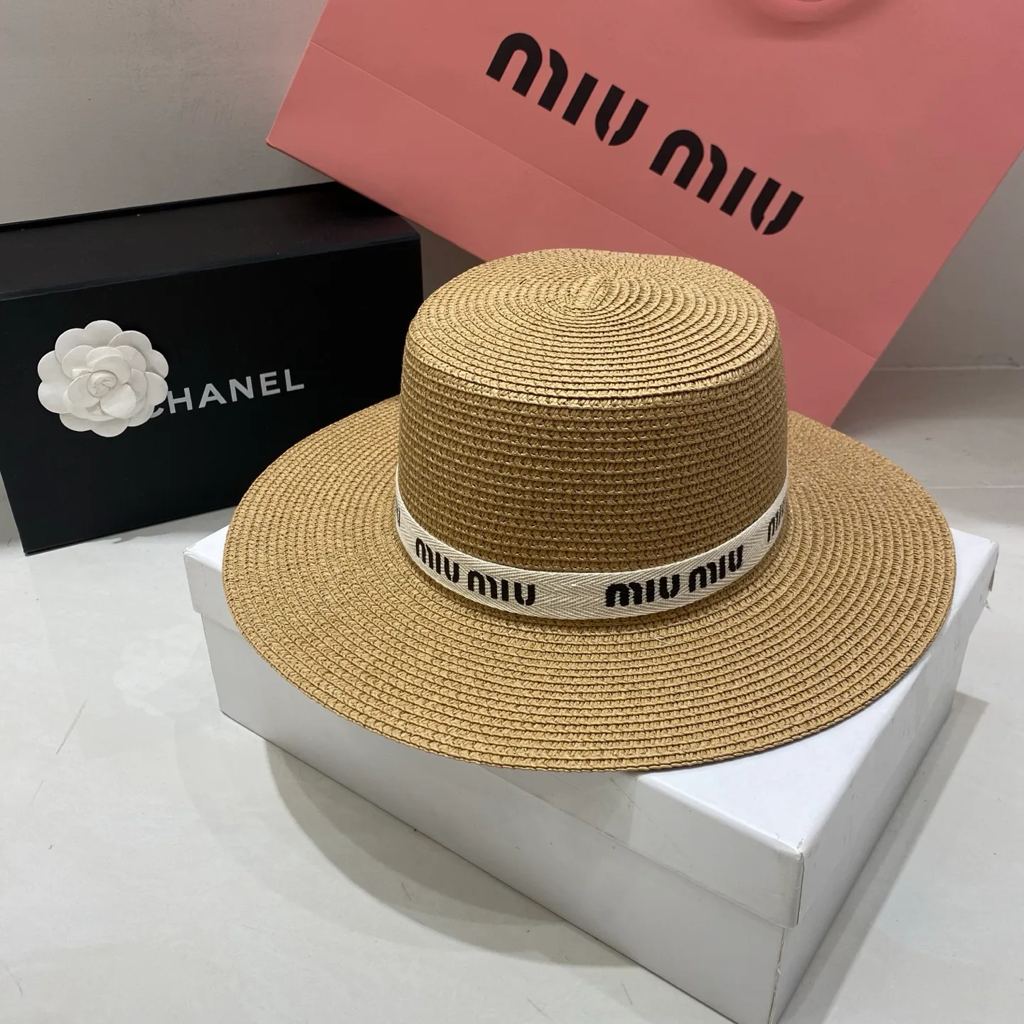 Hats MIU MIU 17498298
