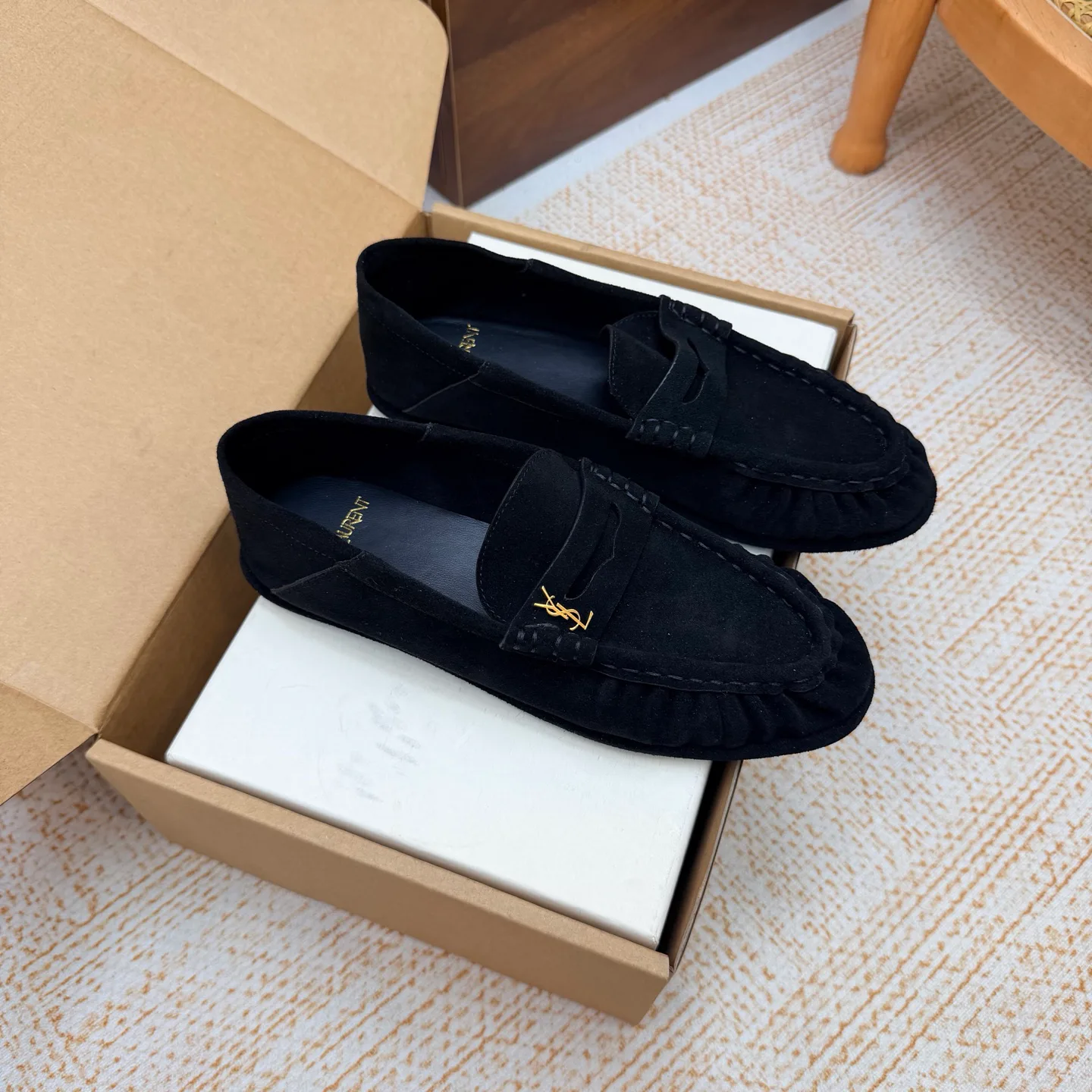 Women's Loafers And Moccasins SAINT LAURENT 18104179