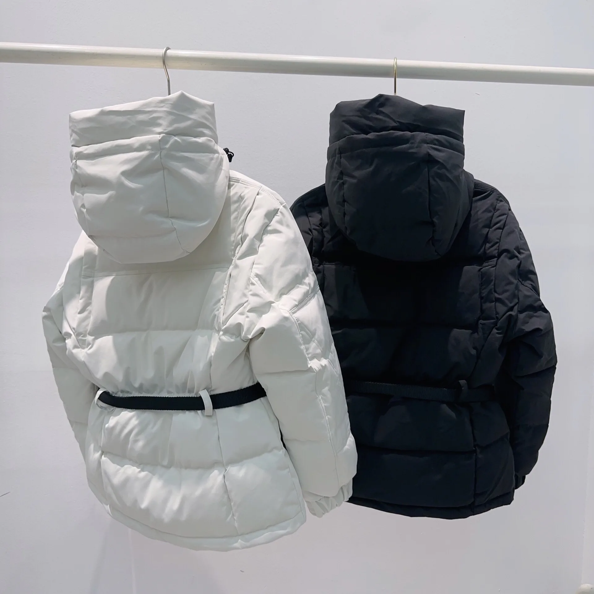 Women's Jackets And Down Jackets MONCLER 17911177
