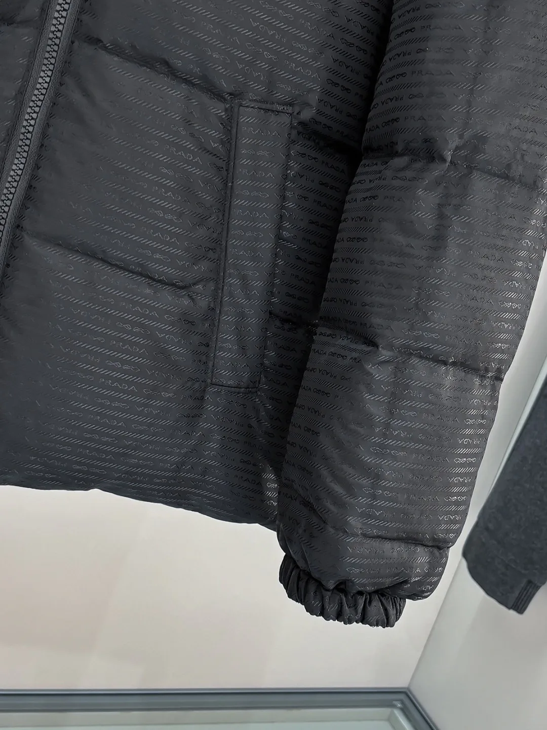 Куртки И Пуховики Мужские Prada 18596607