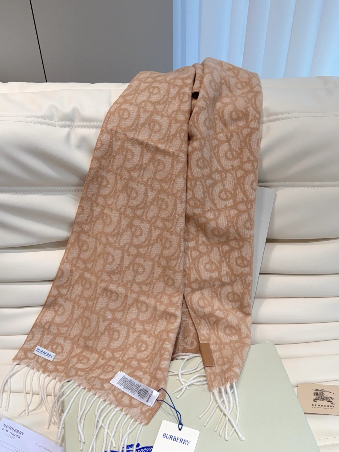 Scarves BURBERRY 18287236