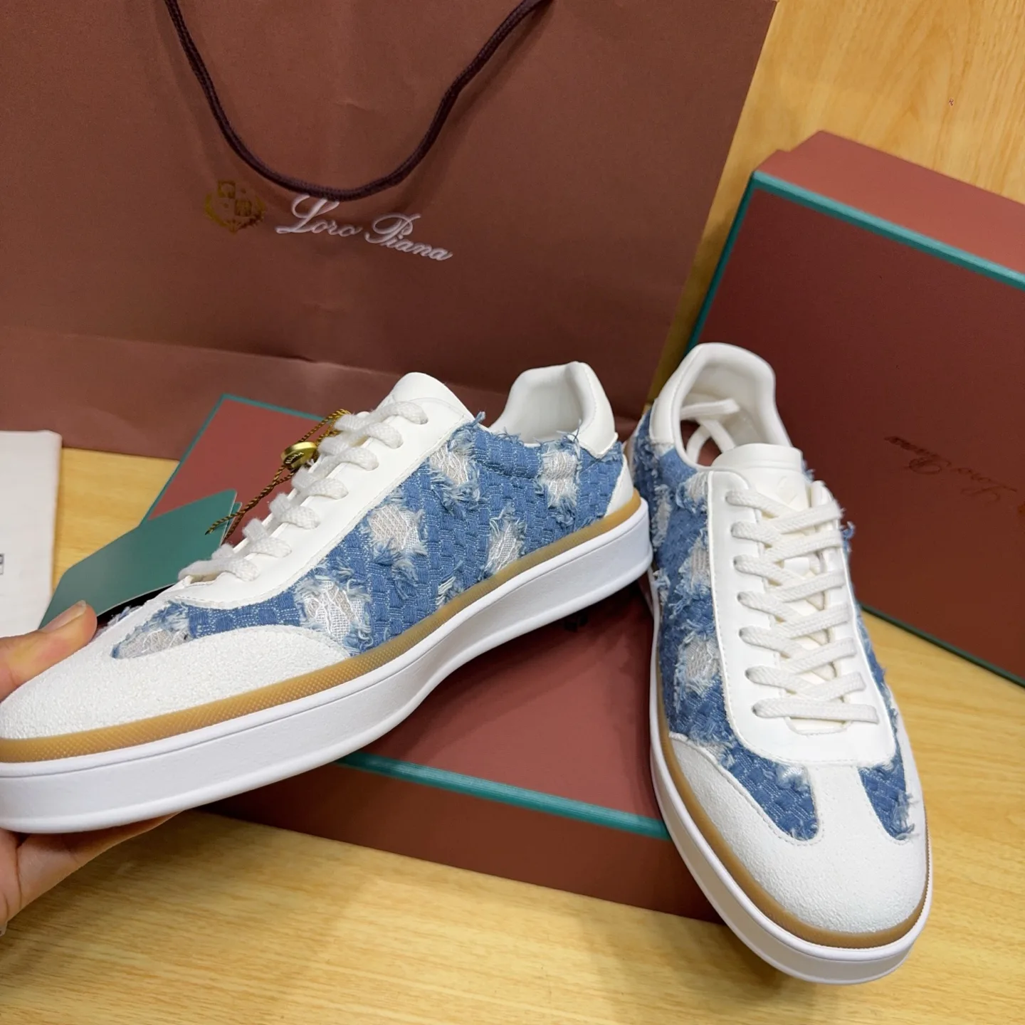 Women's Sneakers LORO PIANA 18263654