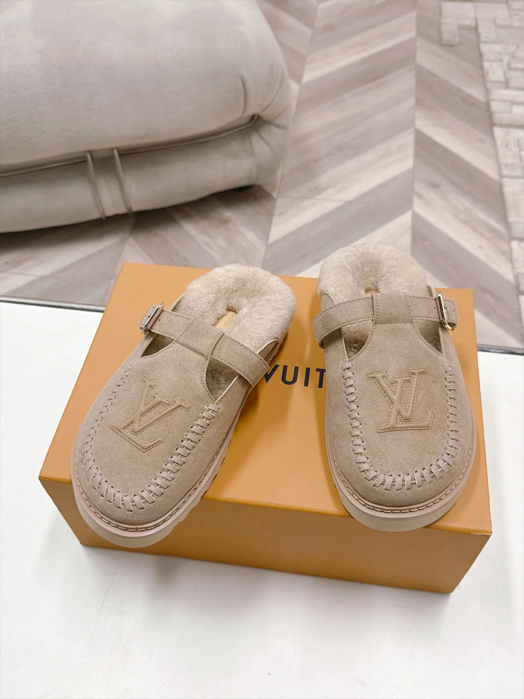 Women's Mules And Clogs LOUIS VUITTON 18366822